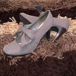 Anne Marino Heels with bow cloth material